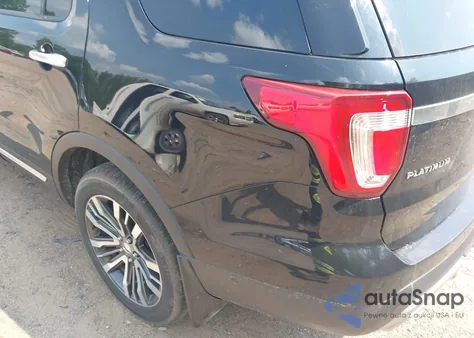 2016 Ford Explorer Platinum z USA, uszkodzony, nr VIN 1FM5K8HT8GGC62598